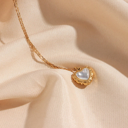 Amour Necklace