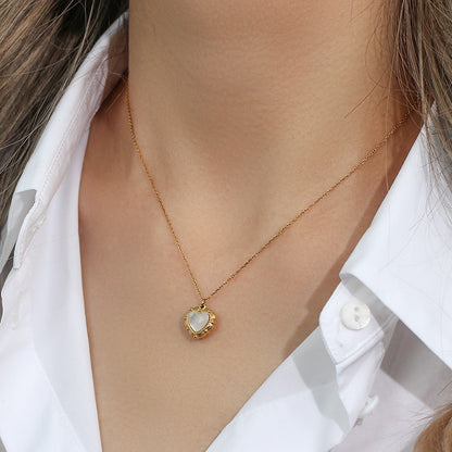 Amour Necklace