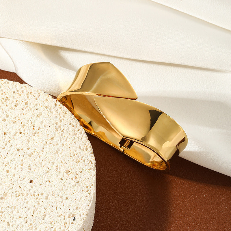 The Orion Bangle